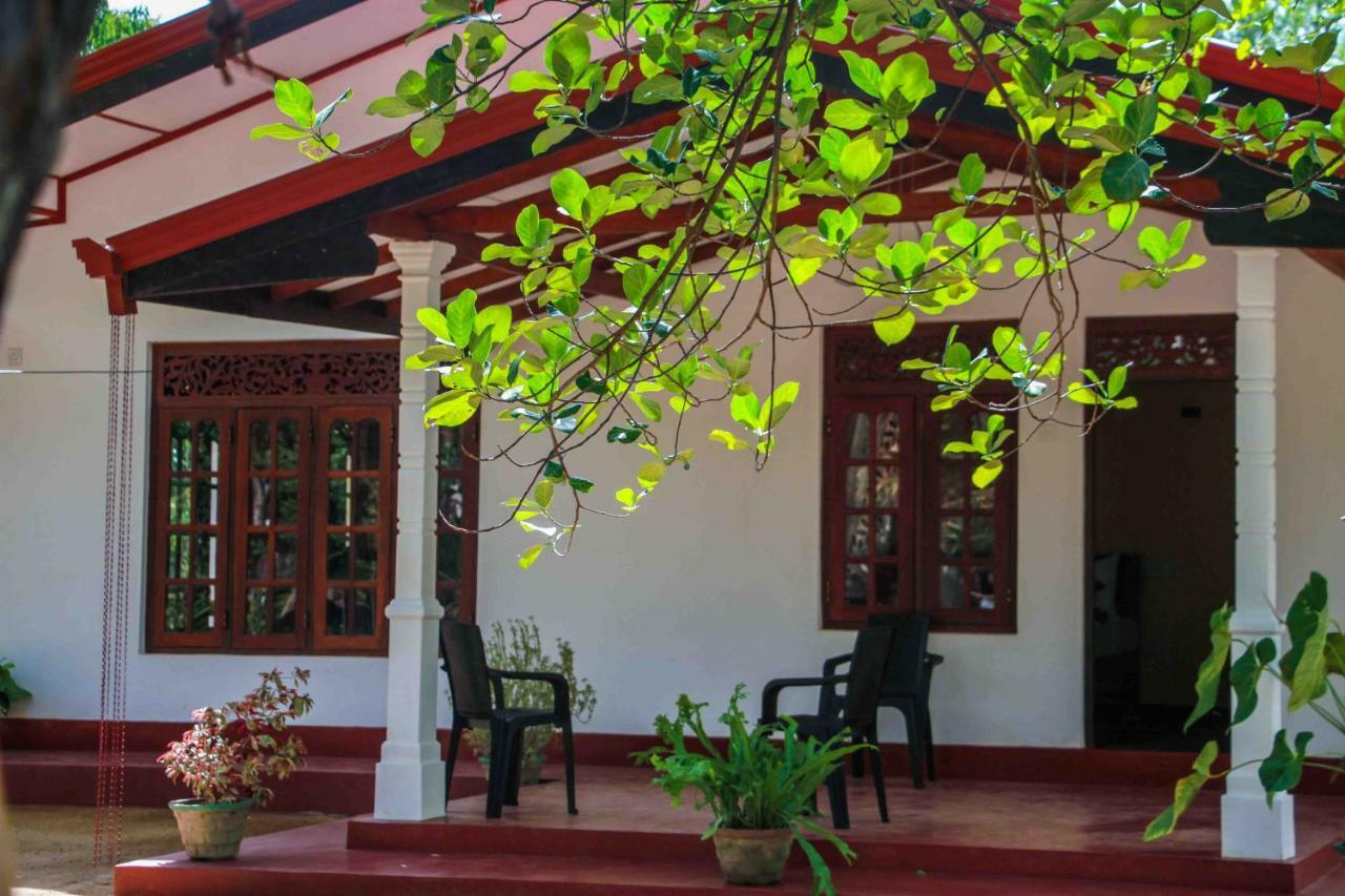Wijesiri Family Guest House سيغيرِيا المظهر الخارجي الصورة